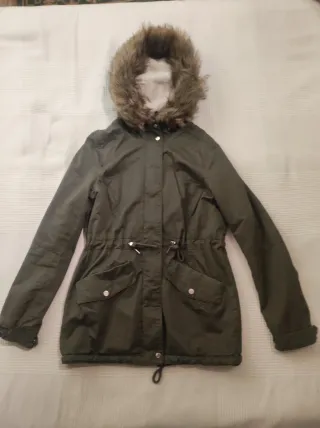 Parka H&M casual con capucha