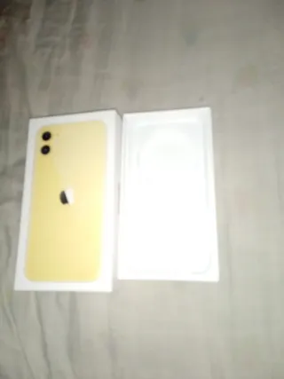 Caja iPhone 11 Amarilla