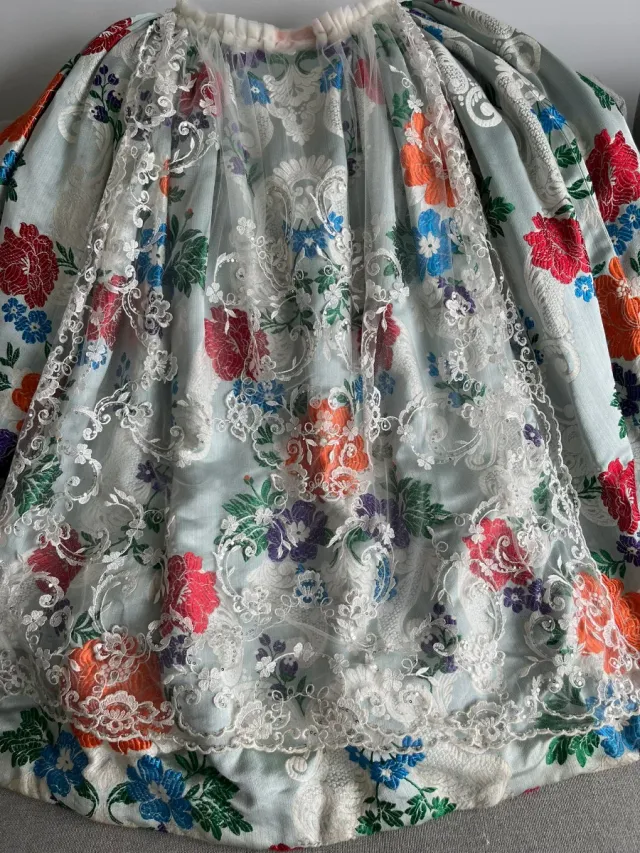 Traje de Fallera Completo con 2 Corpiños