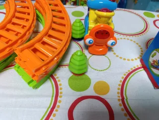 Tren de juguete con luces y sonidos .nuevo