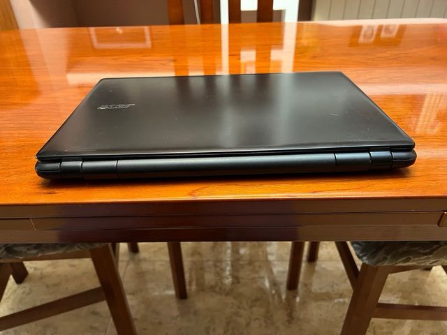 Portátil Acer i7 12GB RAM Nero