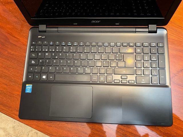 Portátil Acer i7 12GB RAM Nero