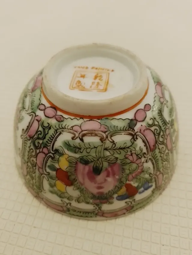 Cuenco de porcelana china decorado