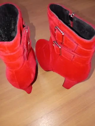 Botines rojos de fiesta n37 Botas otras n 39