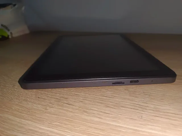 Tablet Negra y Multicolor