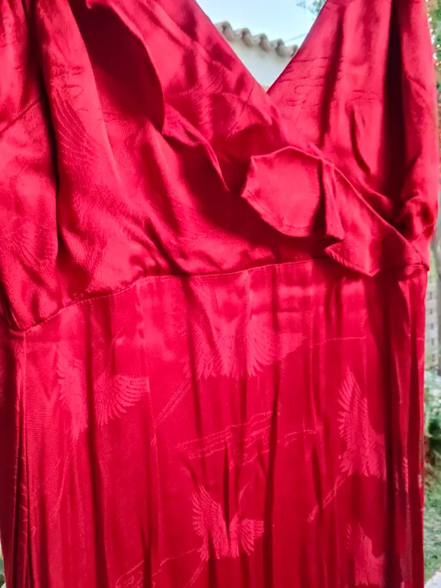 Vestido de noche largo rojo satinado