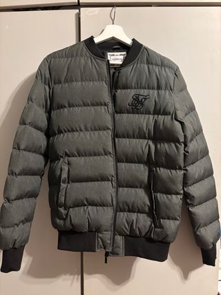 Abrigo SikSilk Talla S, sin usar.