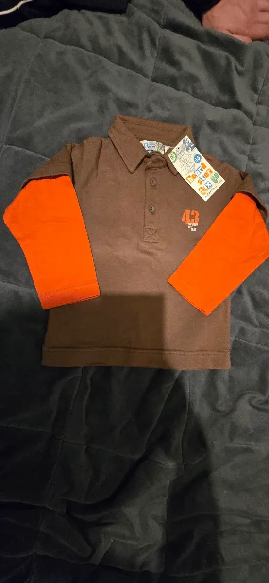 Camisola menino nova castanha e laranja