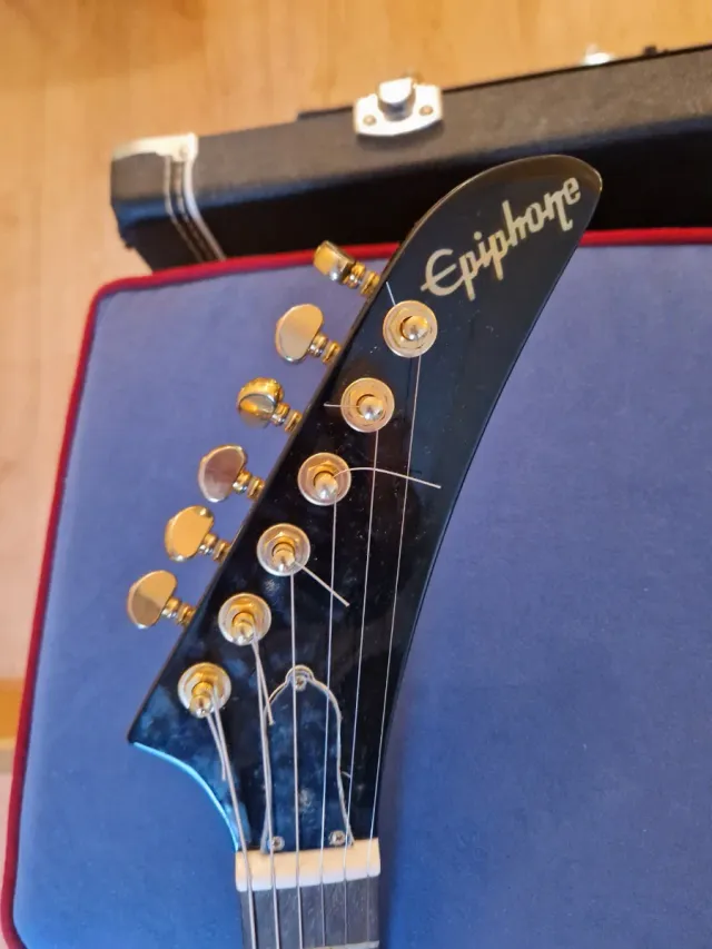 Guitarra eléctrica Epiphone Korina Explorer 2010