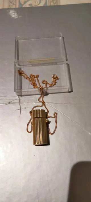 Perfumador colgante dorado