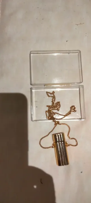 Perfumador colgante dorado