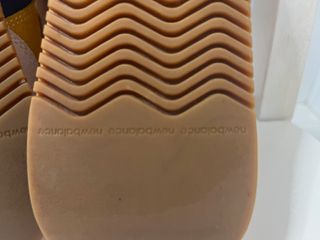 New Balance WL 420 Mostaza Talla 37.5