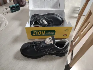 Zion Calzado de Seguridad Talla 44
