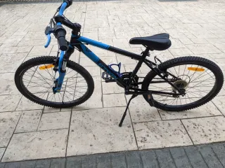 Bicicleta infantil B'TWIN azul 24"