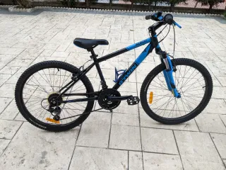 Bicicleta infantil B'TWIN azul 24"