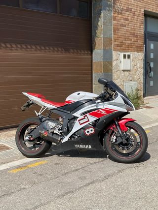 Yamaha R6 2008 con solo 37.000 km. Muy cuidada
