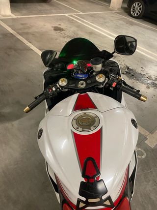 Yamaha R6 2008 con solo 37.000 km. Muy cuidada