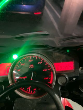 Yamaha R6 2008 con solo 37.000 km. Muy cuidada