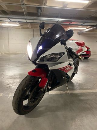 Yamaha R6 2008 con solo 37.000 km. Muy cuidada