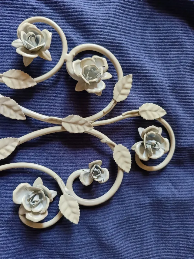 Appendioggetti in ferro battuto decorati