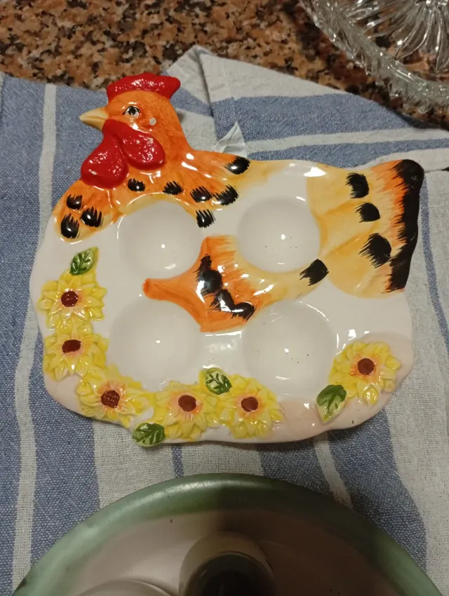 Huevera cerámica gallina girasoles