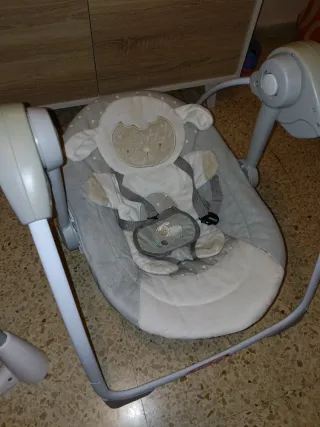 Lote Bebé: Trona, Hamaca y juguetes sensoriales.