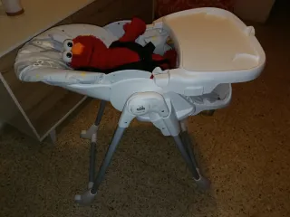 Lote Bebé: Trona, Hamaca y juguetes sensoriales.