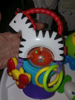 Lote Bebé: Trona, Hamaca y juguetes sensoriales.