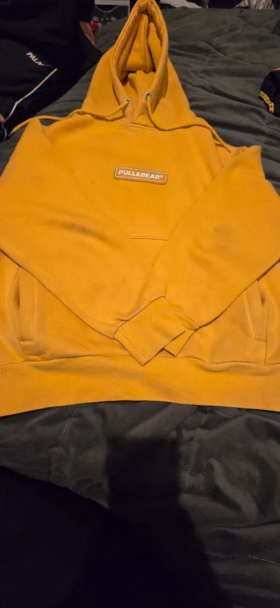 Camisola unissexo Pull&Bear amarela