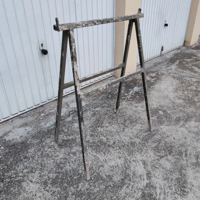 Caballete metálico de obra