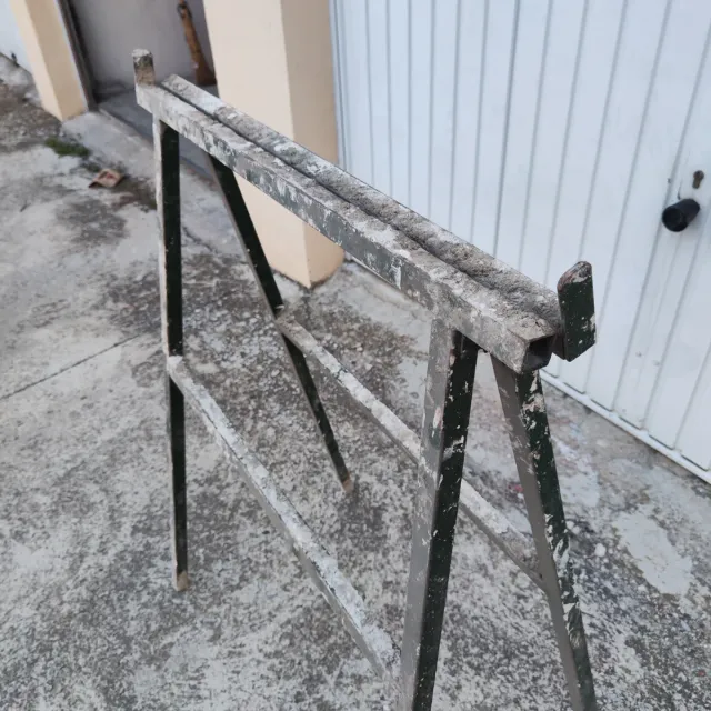 Caballete metálico de obra