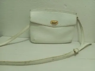 Borsetta bianca con tracolla