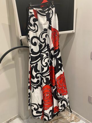 Gonnellone, corsetto e stola floreale