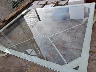 Mesa de centro cristal y metal beige