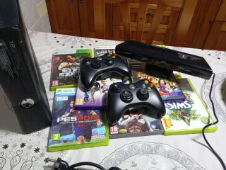 Xbox 360 + 2 mandos + 8 juegos + Kinect