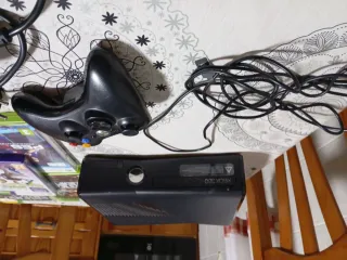 Xbox 360 + 2 mandos + 8 juegos + Kinect