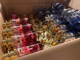 Perfumes mujer y hombre. 120unidades. 70/50. BODA.