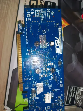 Lote electrónica ASUS y MSI