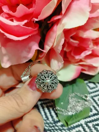 Catenina con ciondolo sardo Coccu e bottone