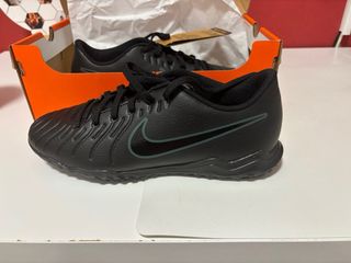 Botas de fútbol Nike negras