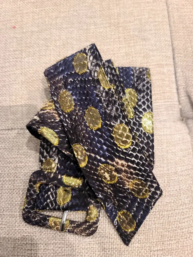 Vestido Massimo Dutti negro y dorado