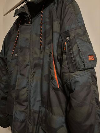 Abrigo camuflaje Superdry Talla S