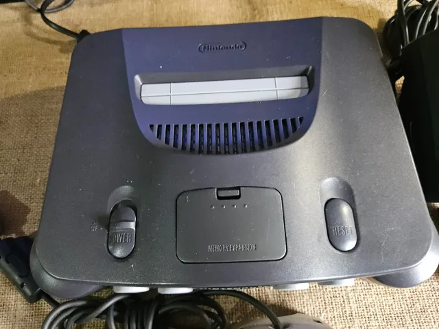 Nintendo 64 com Jogo World Cup 98