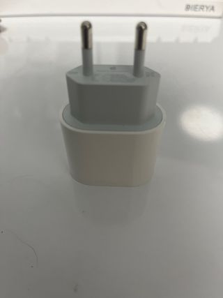 Cable USB-C a Lightning y Cargador 20W