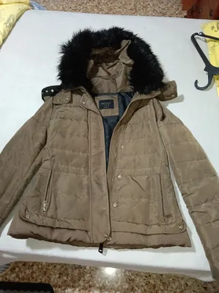 Chaquetón Zara Marrón con Capucha