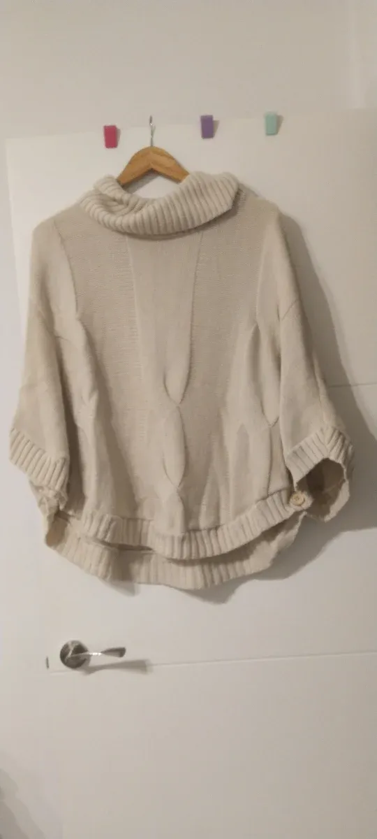 Poncho de lana beige talla única