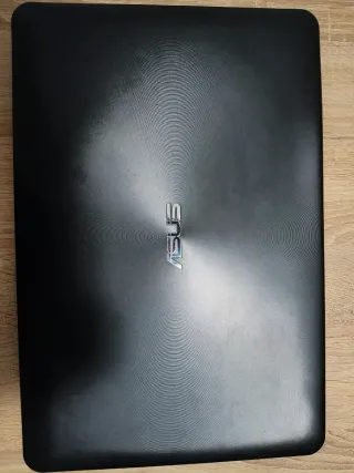 Portátil Asus F555L i5