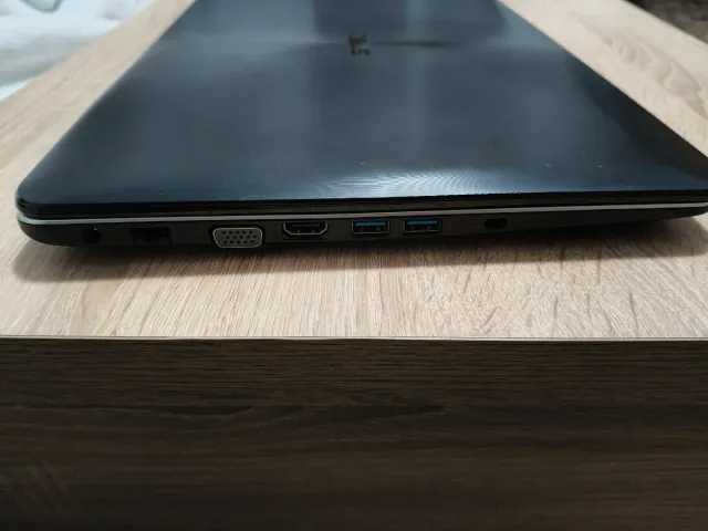 Portátil Asus F555L i5