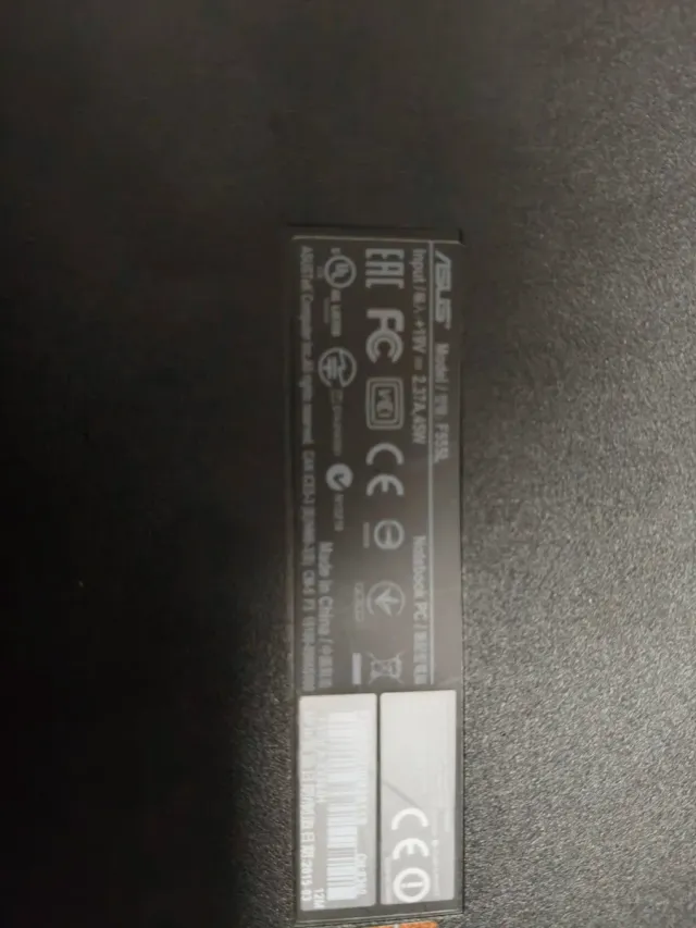 Portátil Asus F555L i5