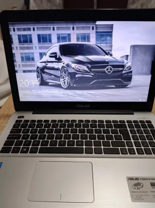 Portátil Asus F555L i5